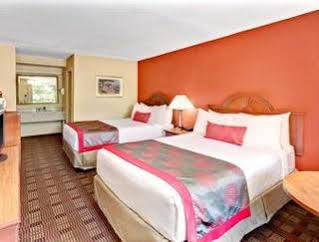 Ramada By Wyndham Baltimore West Exteriör bild